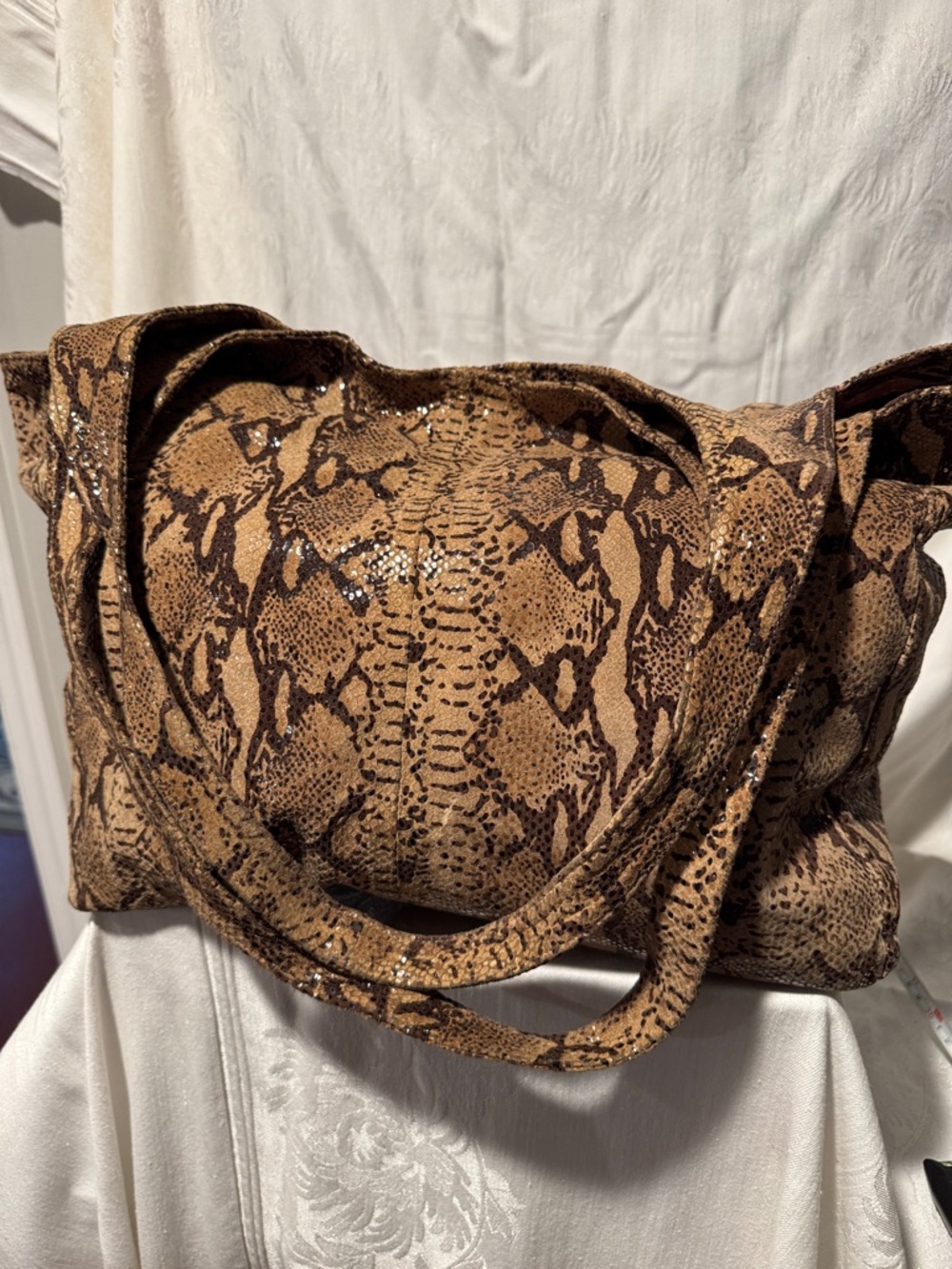 Temma Dahan Snake-Print Tote Bag in Brown